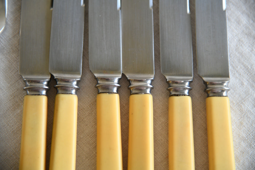 6 Vintage Dinner Knives & Forks