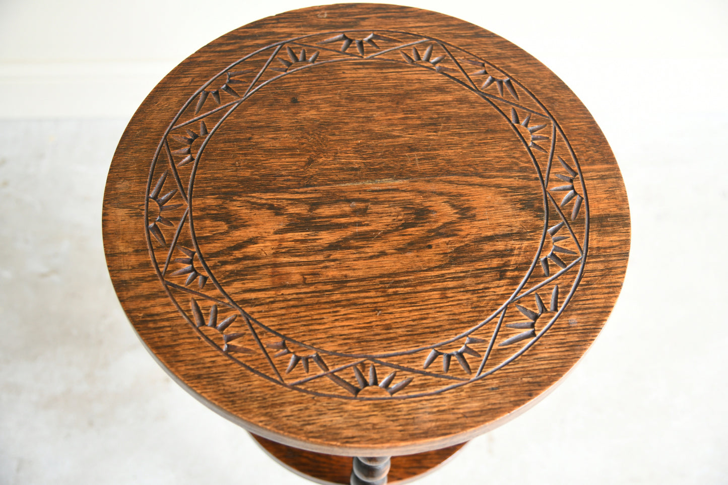Early 20th Century Oak Bobbin Turned Lamp Table with Carved Top