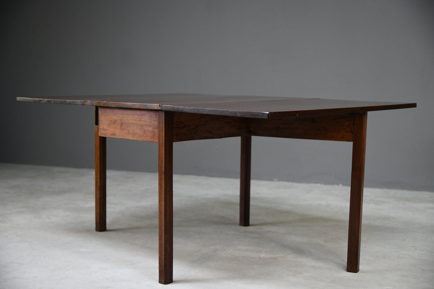 Georgian Mahogany Drop Leaf Table