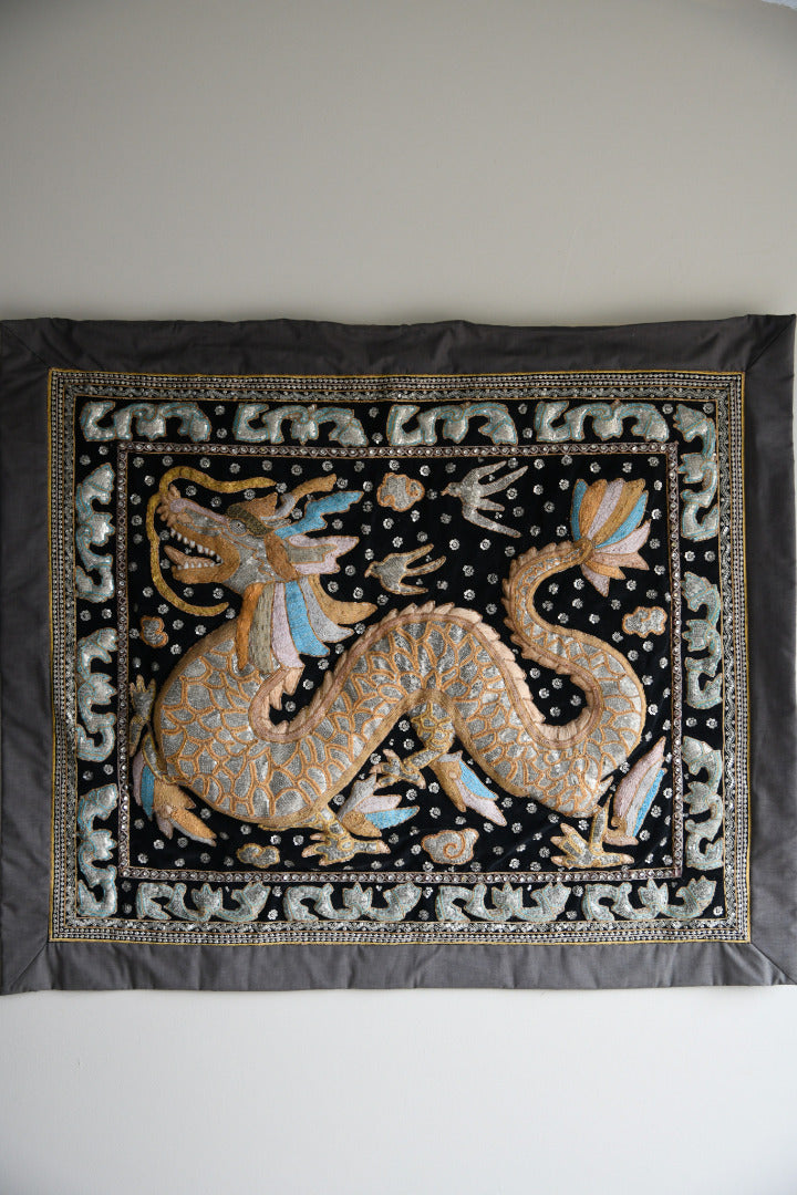 「カラガ（Kalaga）」刺繍ヴィンテージ・タペストリー Kalaga Tapestry – Kernow Furniture