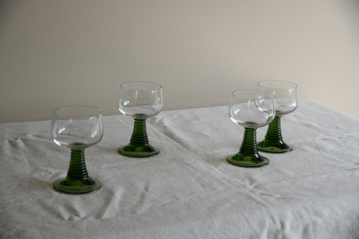 4 Retro Green Beehive Wine Glasses