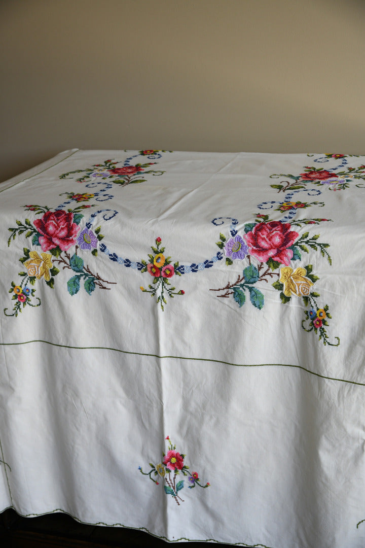 Embroidered Floral Tablecloth & Napkins
