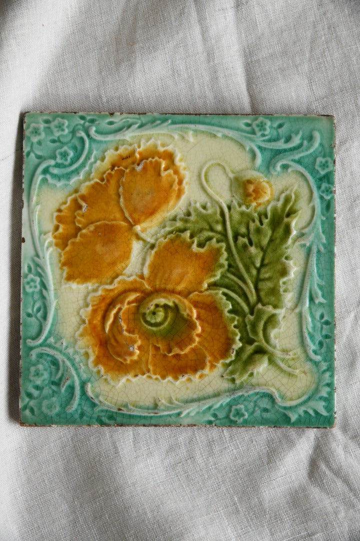Victorian Poppy Tile