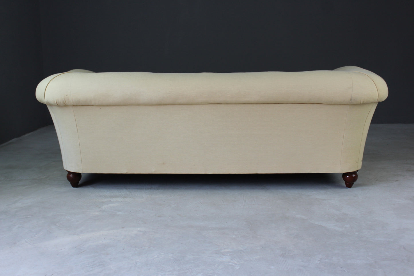 Victorian Style Cream Sofa - Kernow Furniture