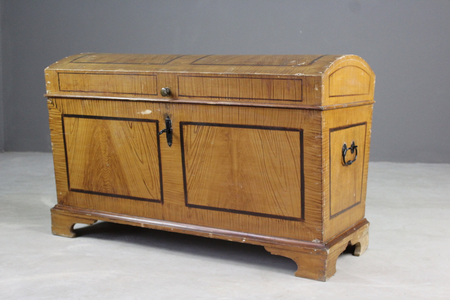 Painted Pine Effect Dome Top Trunk - Kernow Furniture