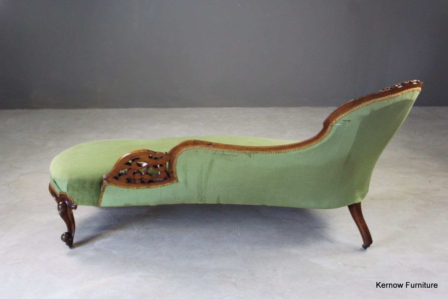 Victorian Walnut Button Back Chaise Longue - Kernow Furniture