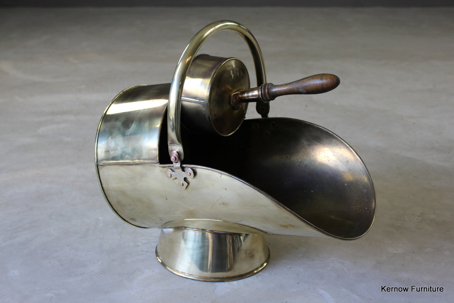 Victorian Brass Coal Scuttle & Shovel - Kernow Furniture