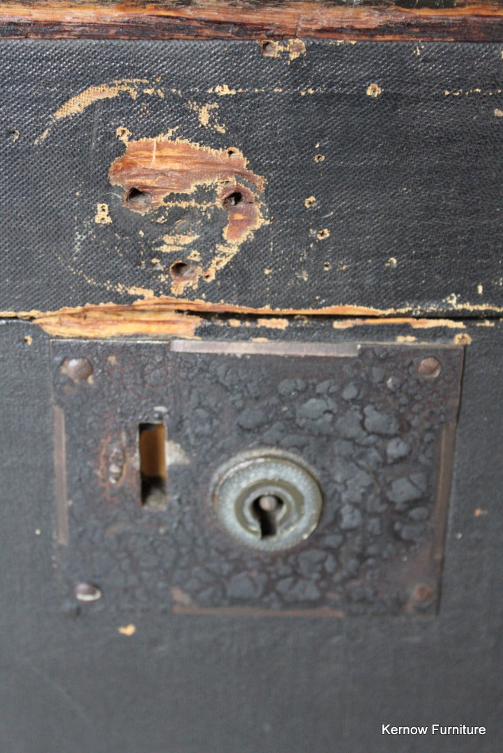 Vintage Dome Lid Trunk - Kernow Furniture