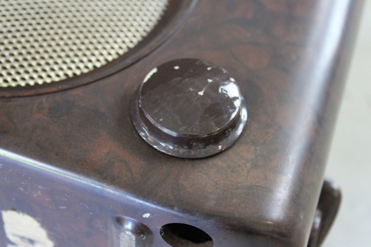 Bush Bakelite Valve Radio - Kernow Furniture