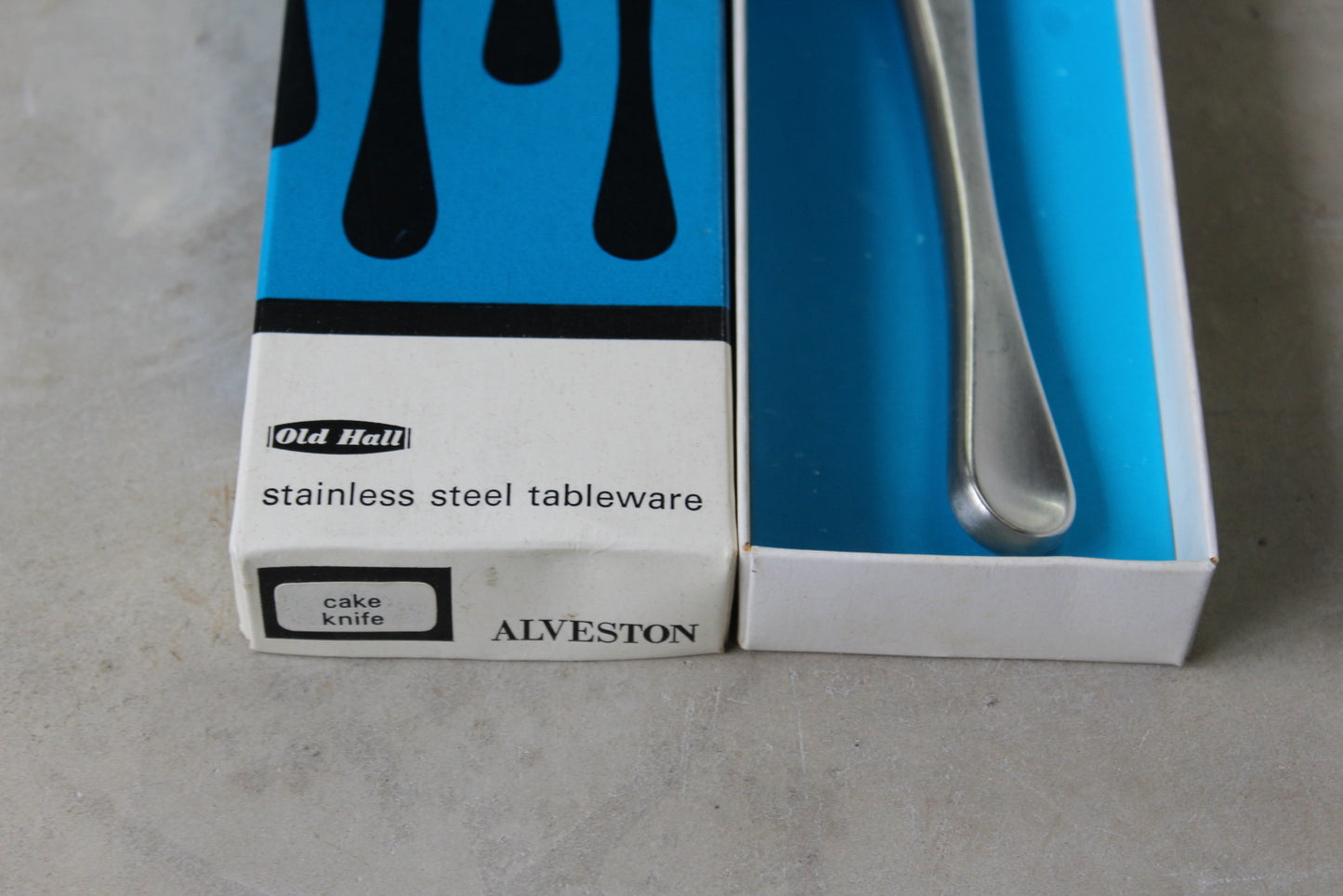 Robert Welch Old Hall Alveston Boxed Cake Knife - Kernow Furniture