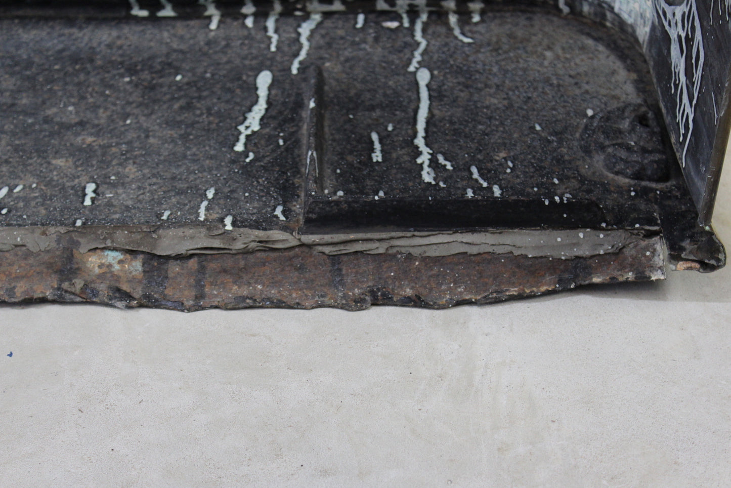 Antique Pierced Brass Fire Fender - Kernow Furniture