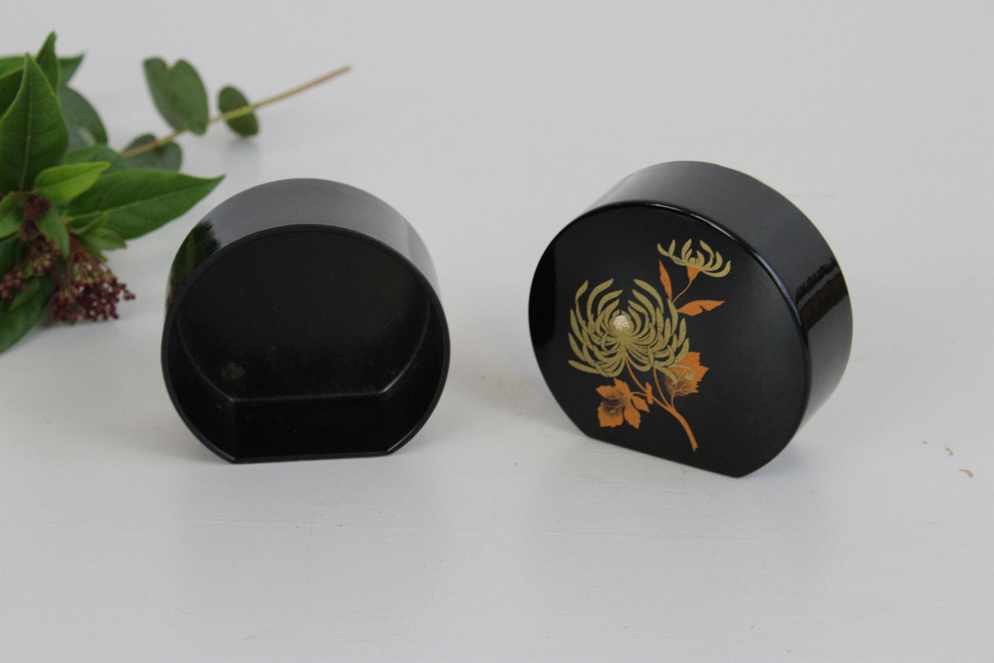 Black Lacquer Trinket Pot - Kernow Furniture