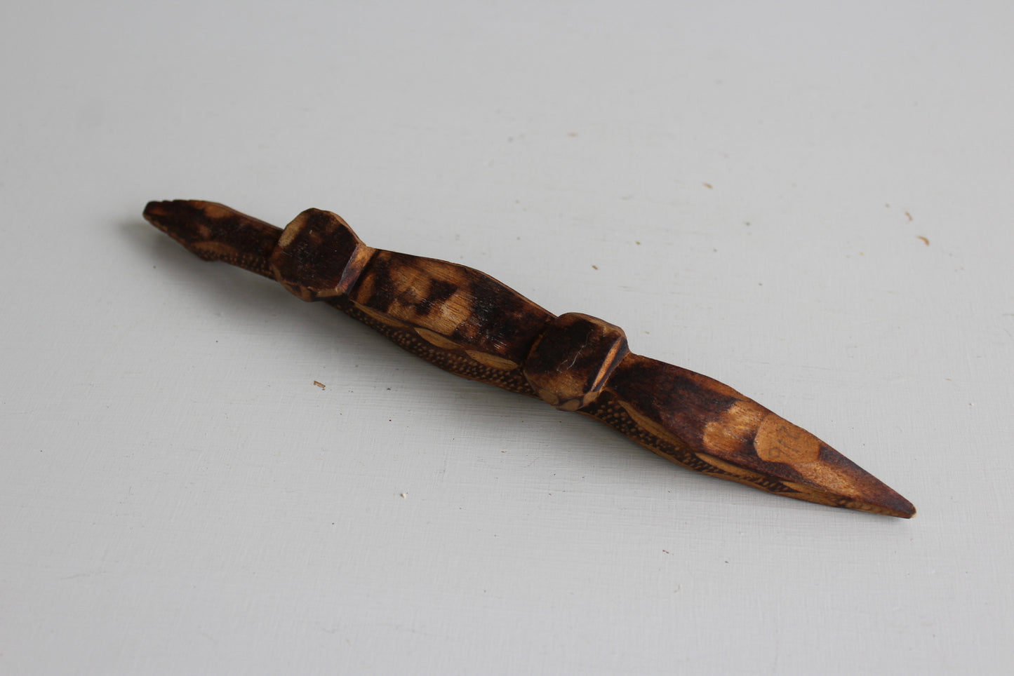 Poker Work Crocodile - Kernow Furniture