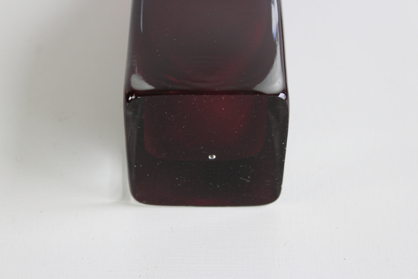 Retro Aseda Red Glass Vase - Kernow Furniture