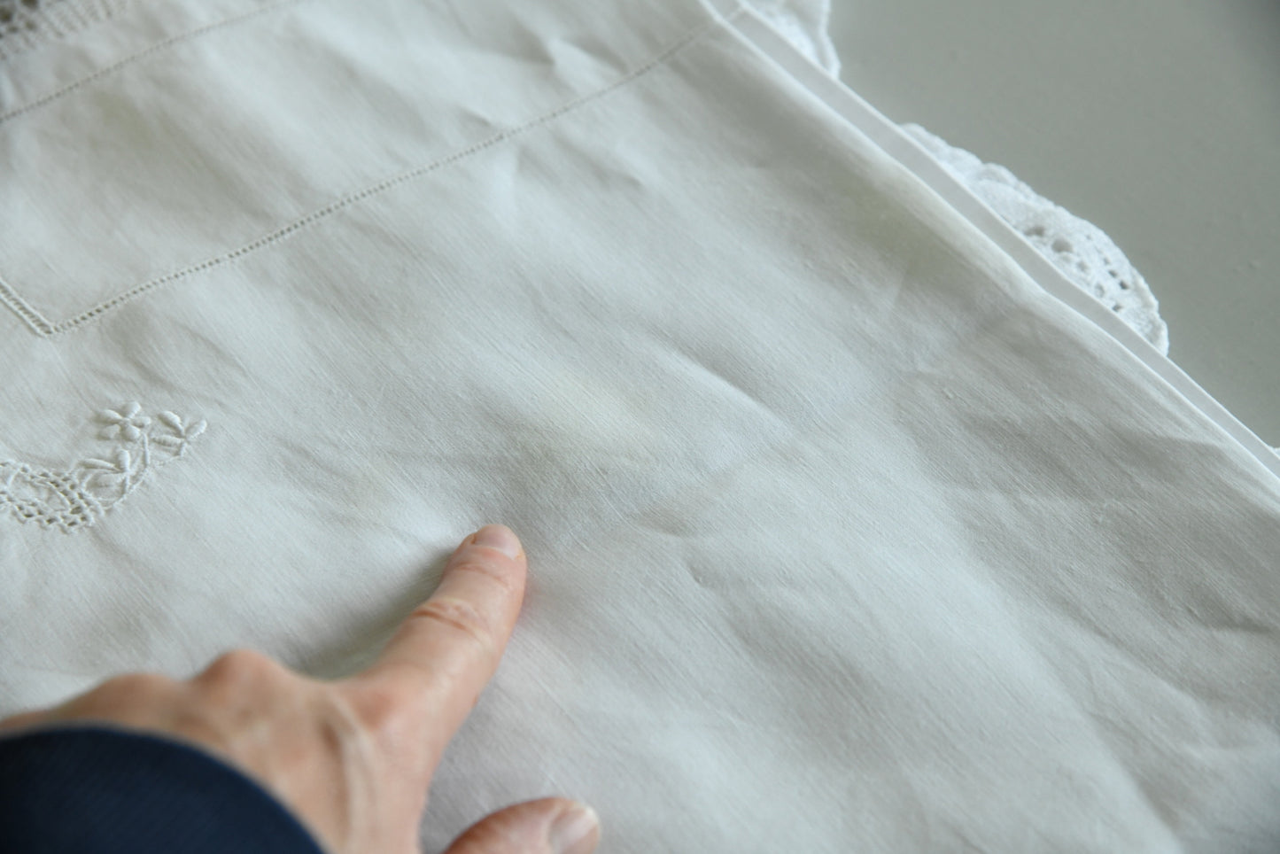 Stunning Vintage White Linen Tablecloth