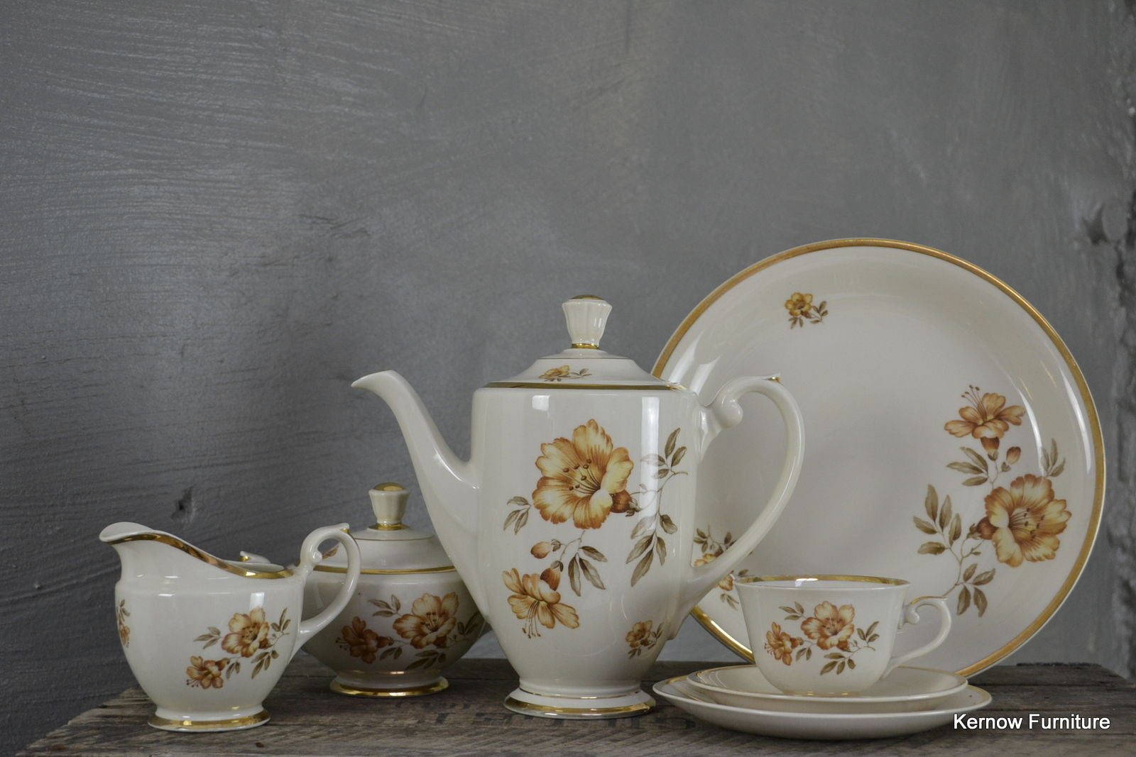 Arabia Finland Vintage Gold Floral Coffee Set – Kernow Furniture