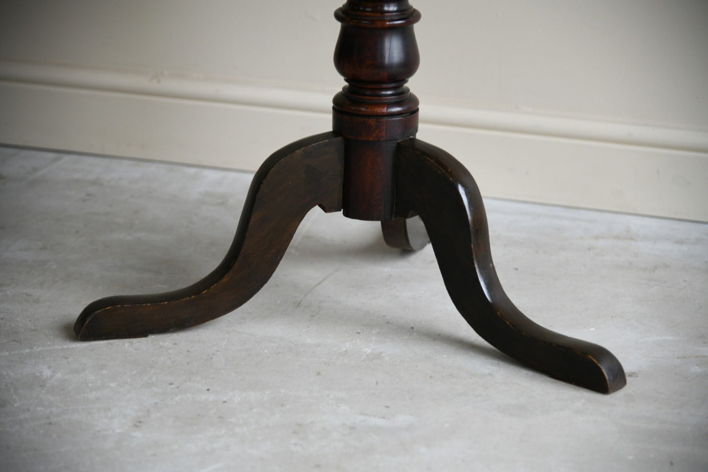 Antique Mahogany Tilt Top Occasional Table