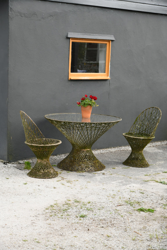 Russell Woodard Style Vintage Fibreglass Garden Table & 2 Chairs