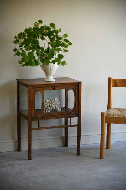 Early 20th Century Oak Glazed Tea Cabinet