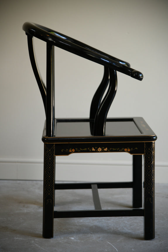 Single Black Lacquer Chinese Style Horse Shoe Chair