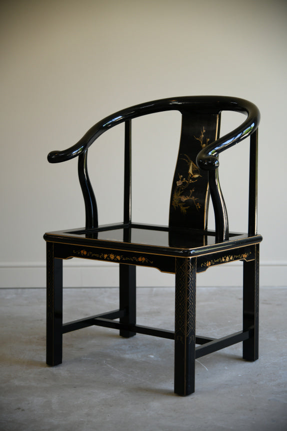 Single Black Lacquer Chinese Style Horse Shoe Chair