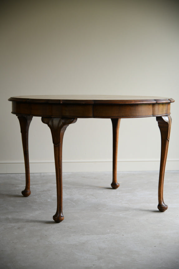 Early 20th Century Walnut Dining Table