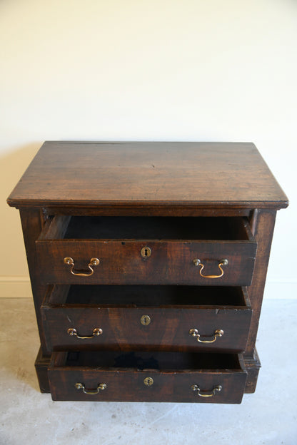 Antique Mahogany Chest of Drawers