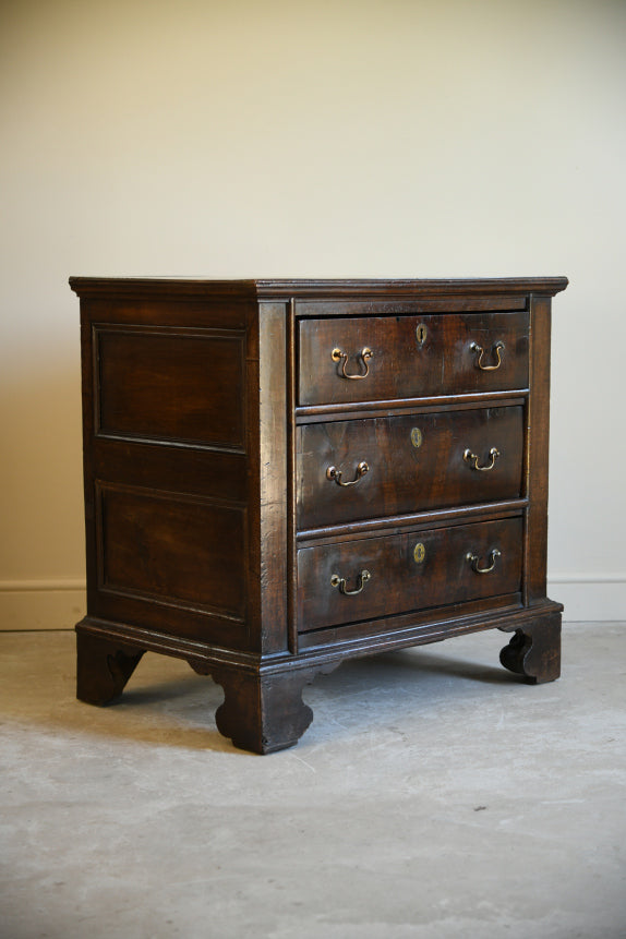 Antique Mahogany Chest of Drawers