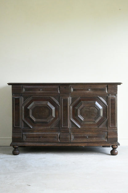 17th Century Style Oak Mule Chest