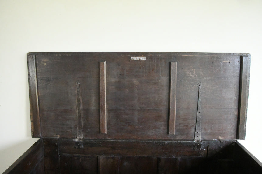 17th Century Style Oak Mule Chest