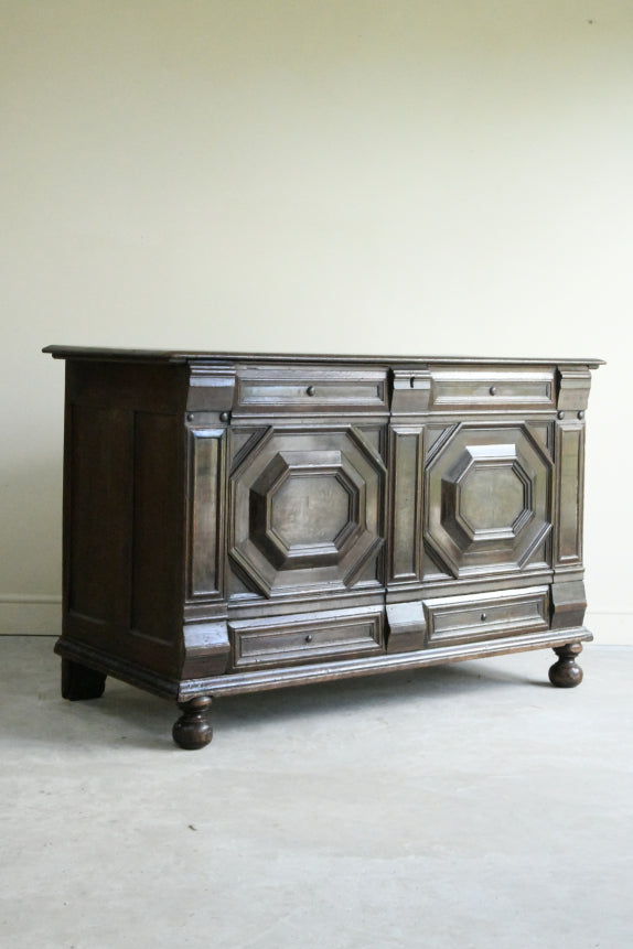 17th Century Style Oak Mule Chest