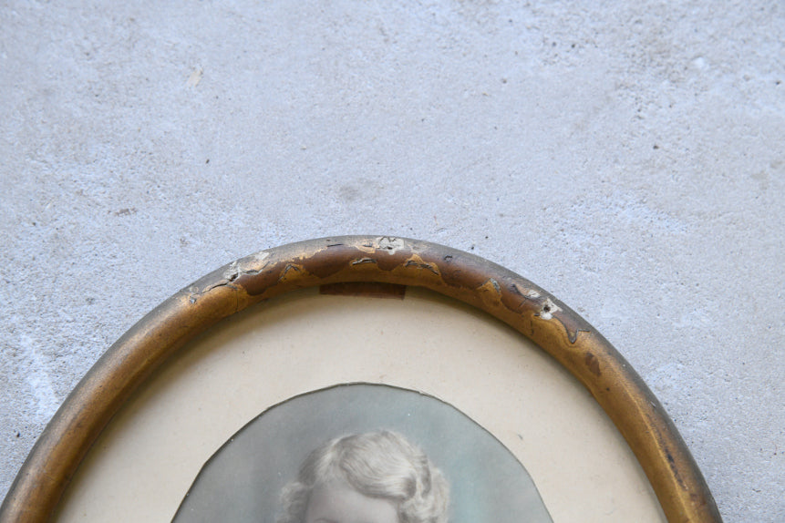 Vintage Oval Photo Frame