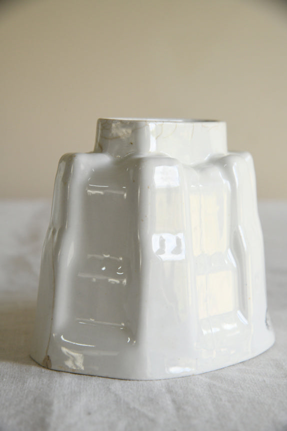 4 Vintage White Ceramic Jelly Blancmange Moulds