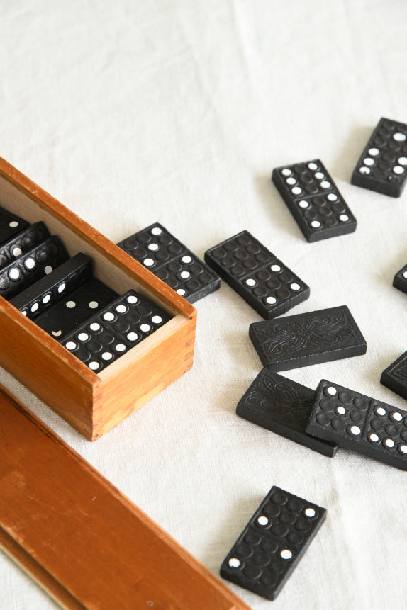 Vintage Box Dominoes