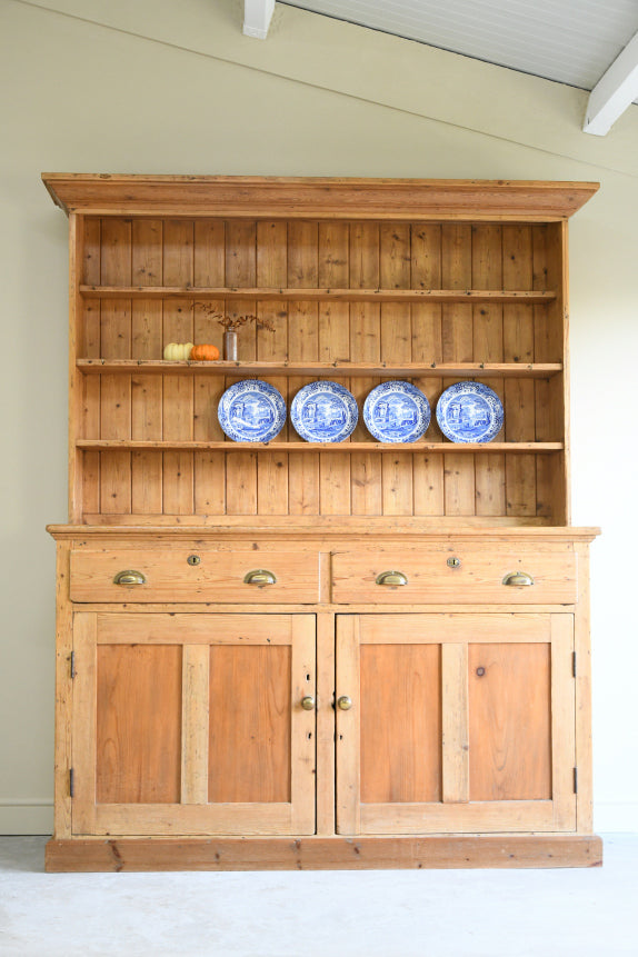 Traditional Style Pine Kitchen Dresser
