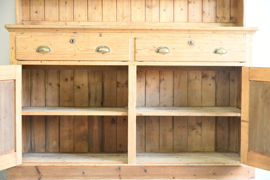 Traditional Style Pine Kitchen Dresser