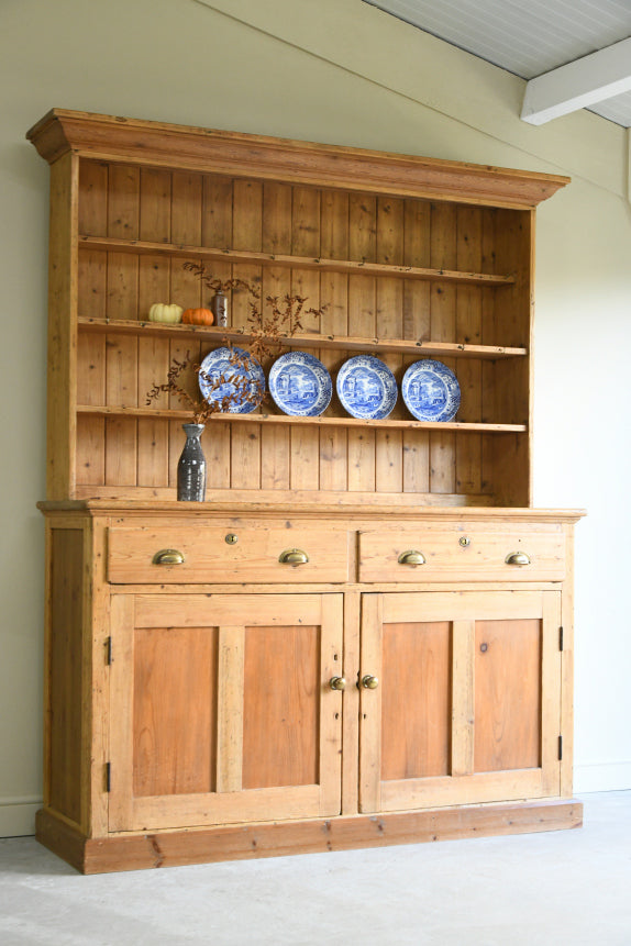 Traditional Style Pine Kitchen Dresser