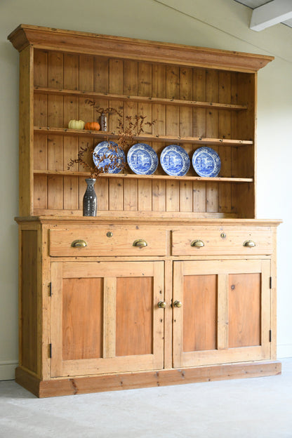 Traditional Style Pine Kitchen Dresser