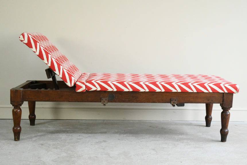 Early 20th Century Pitch Pine Day Bed