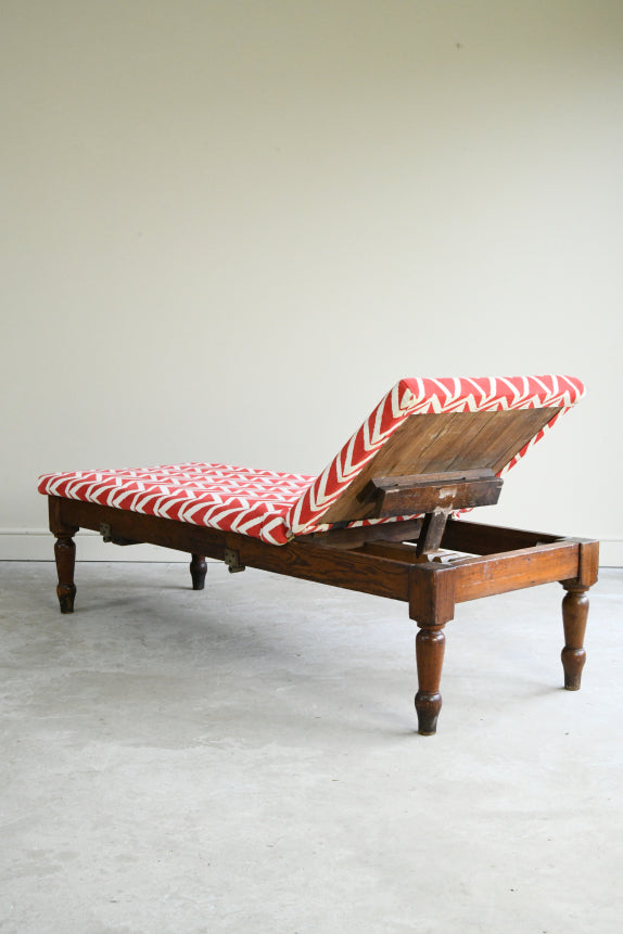 Early 20th Century Pitch Pine Day Bed