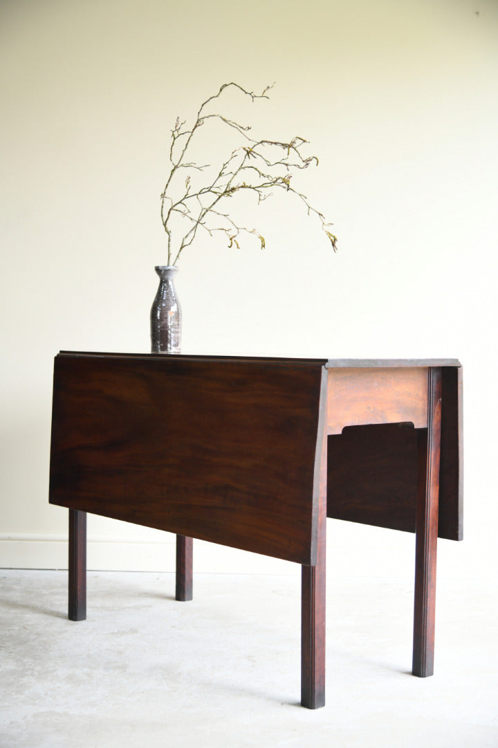 Georgian Mahogany Drop Leaf Table