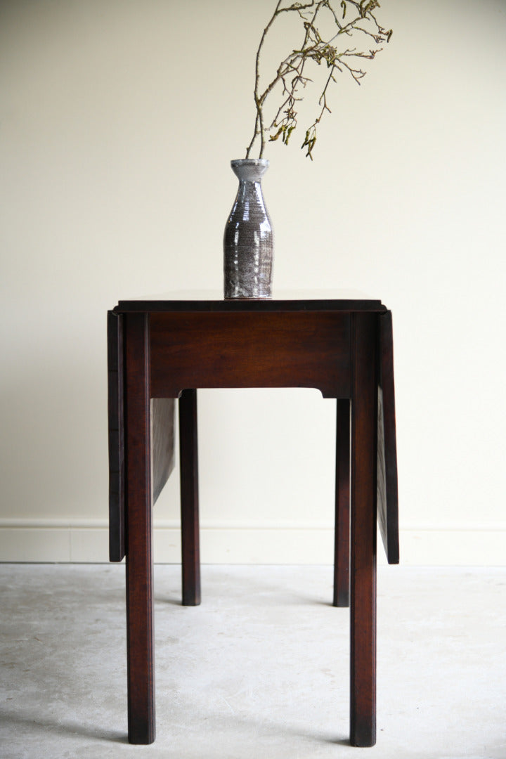 Georgian Mahogany Drop Leaf Table