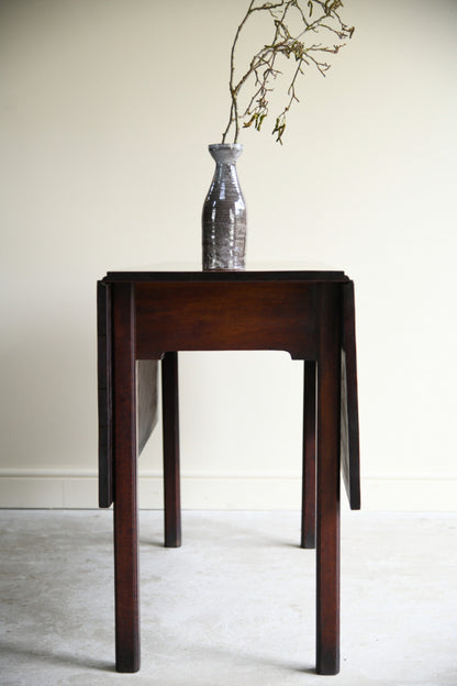 Georgian Mahogany Drop Leaf Table