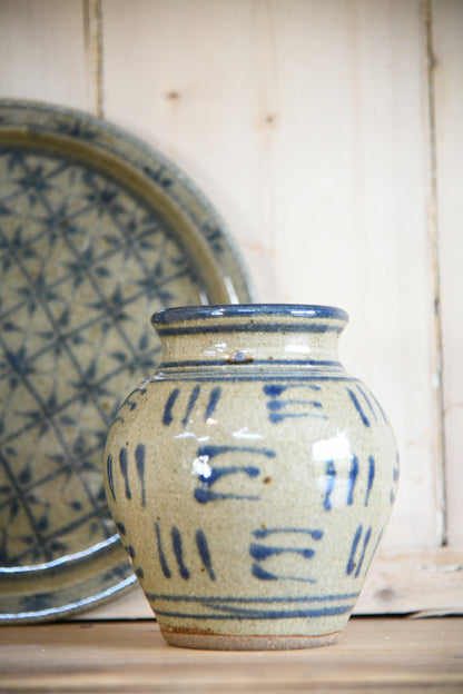 Nic Harrison Trelowarren Pottery Pot