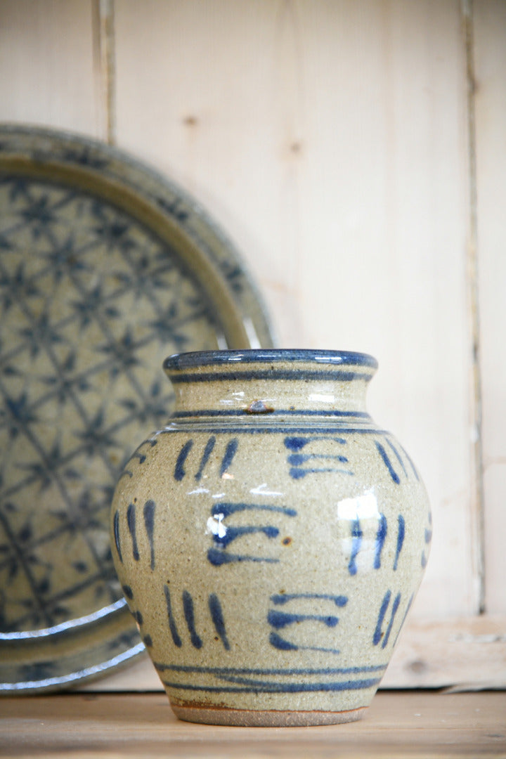 Nic Harrison Trelowarren Pottery Pot