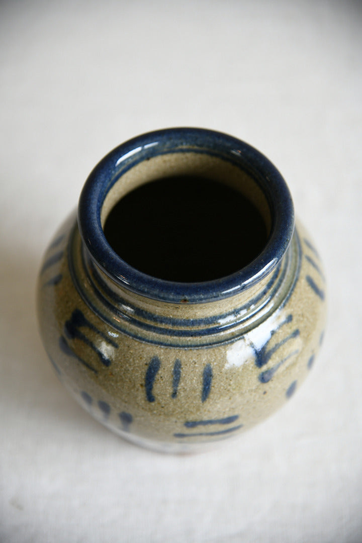Nic Harrison Trelowarren Pottery Pot