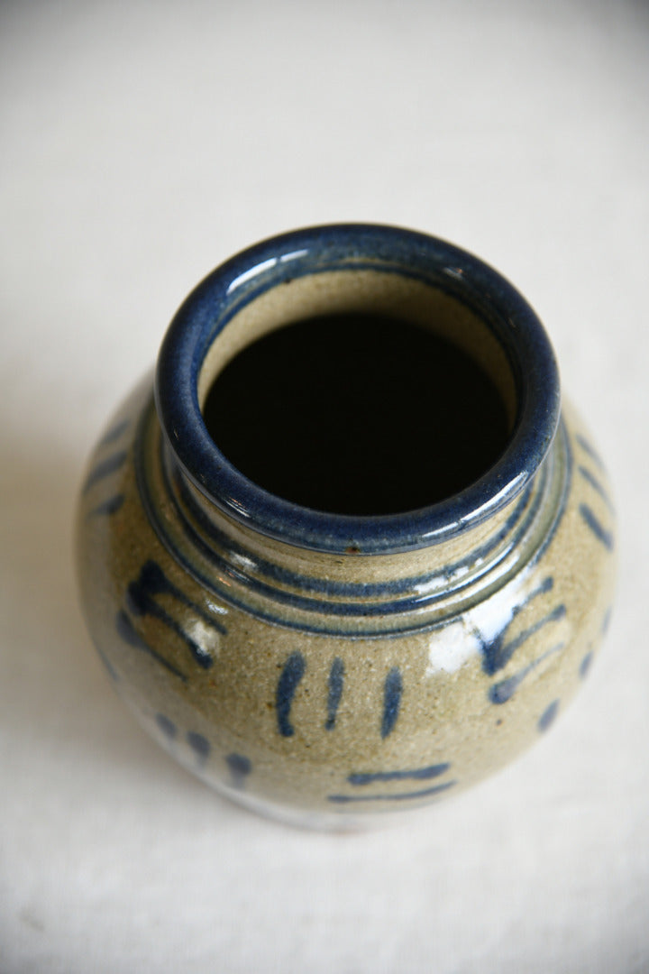 Nic Harrison Trelowarren Pottery Pot