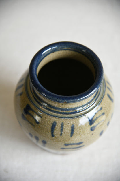 Nic Harrison Trelowarren Pottery Pot