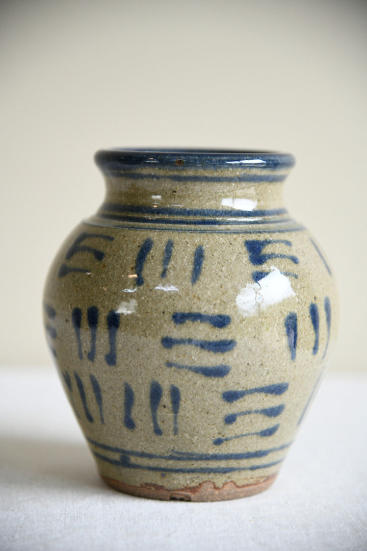 Nic Harrison Trelowarren Pottery Pot