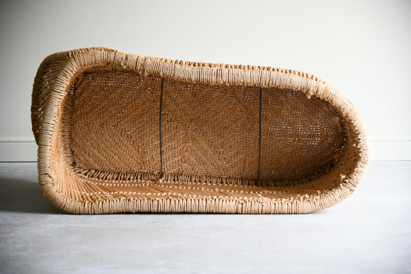 Vintage Wicker Chaise Longue